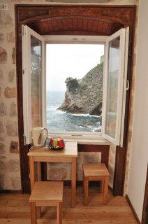 Eddie's Sea View Old Town
