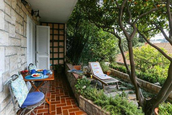 Sea Stone Guest house