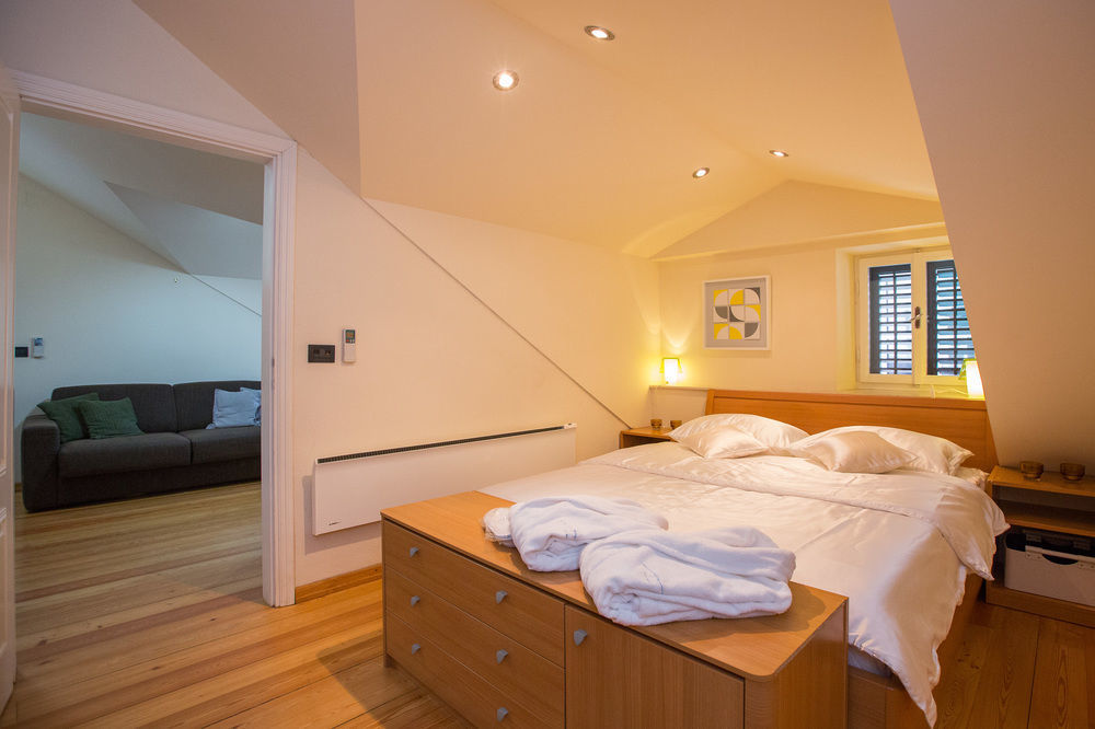 & Malo More Guest house