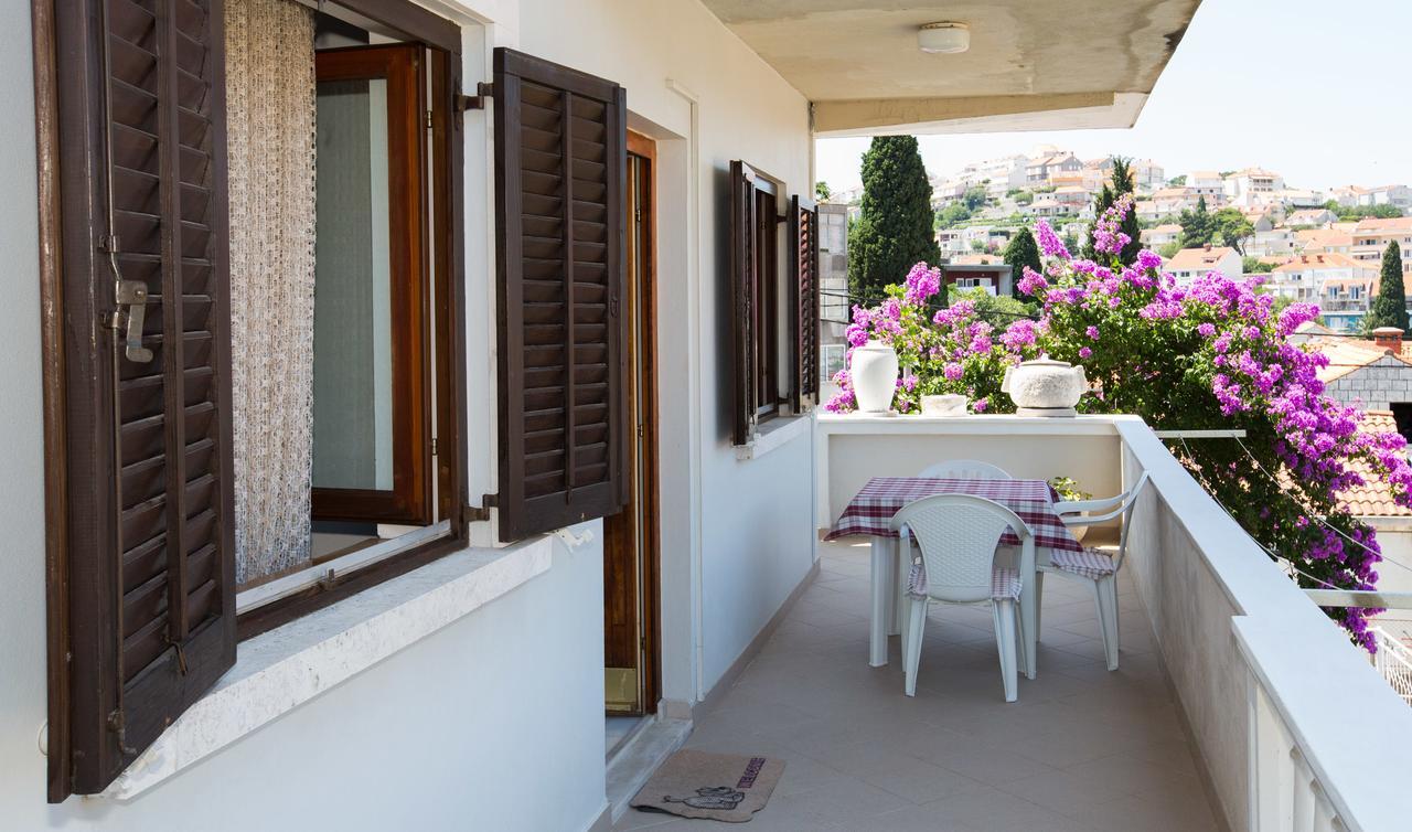Apartmani Farac - Dalmatinska 32 *