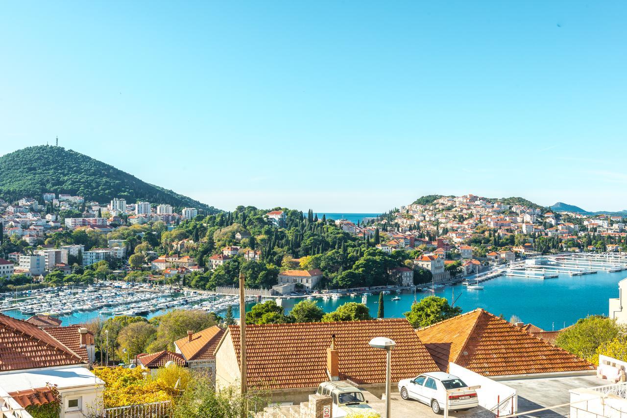 Apartment View Port *