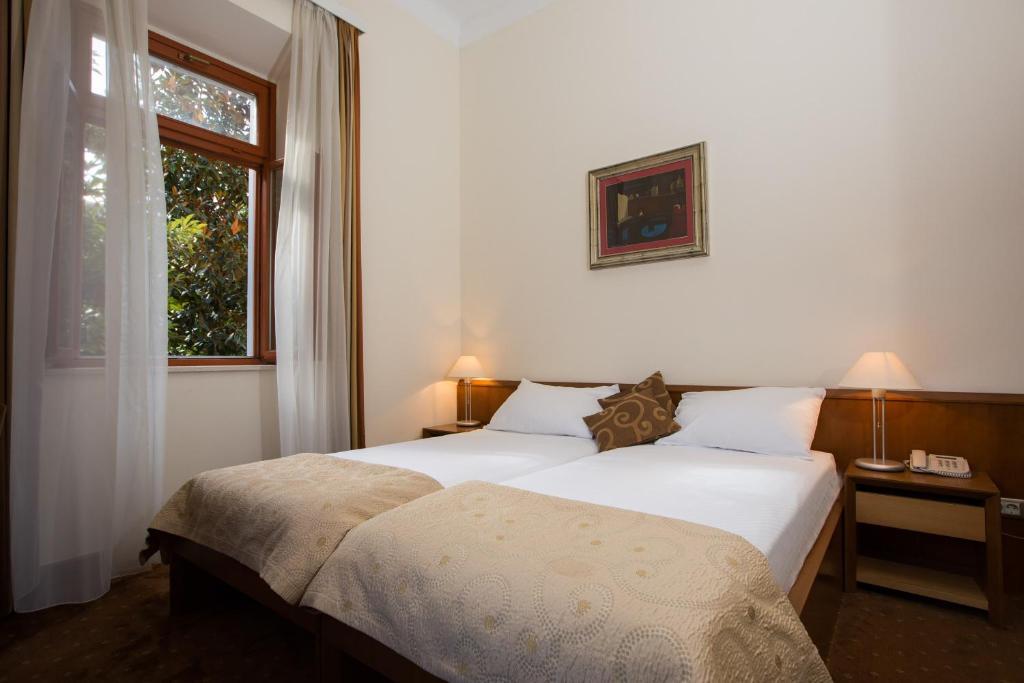 Zagreb 3*