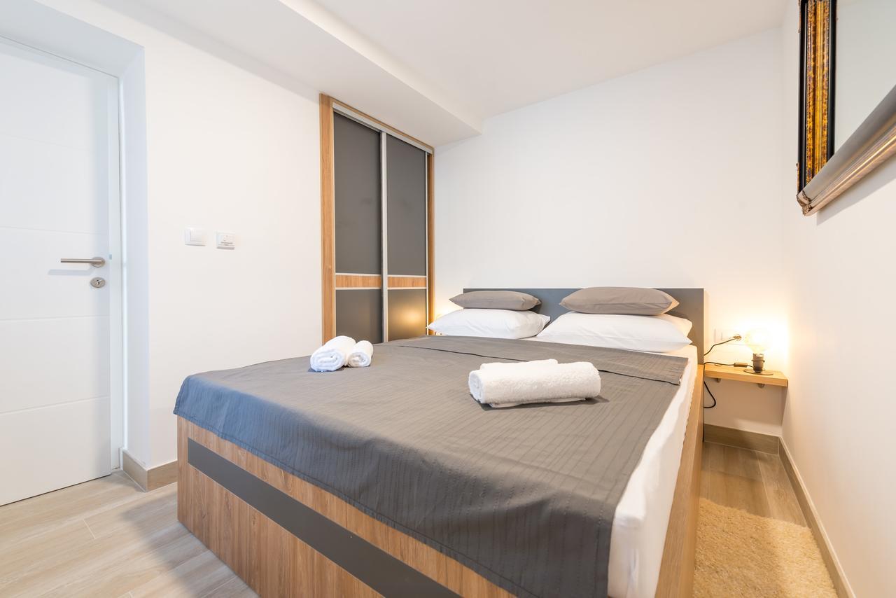 Hektor Apartment *