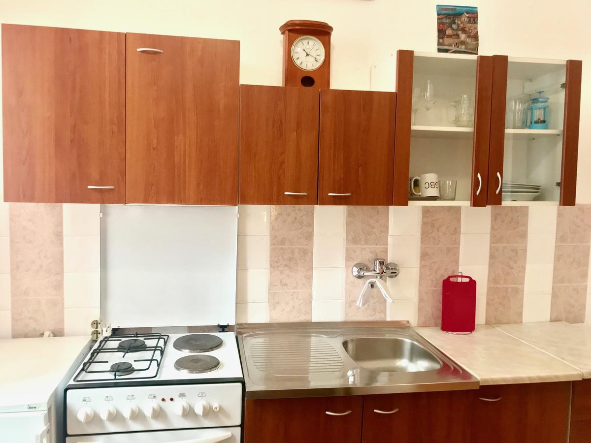 Old Town Apartment *