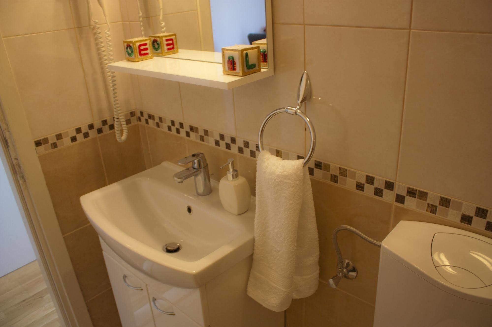 Green Park Apartment *