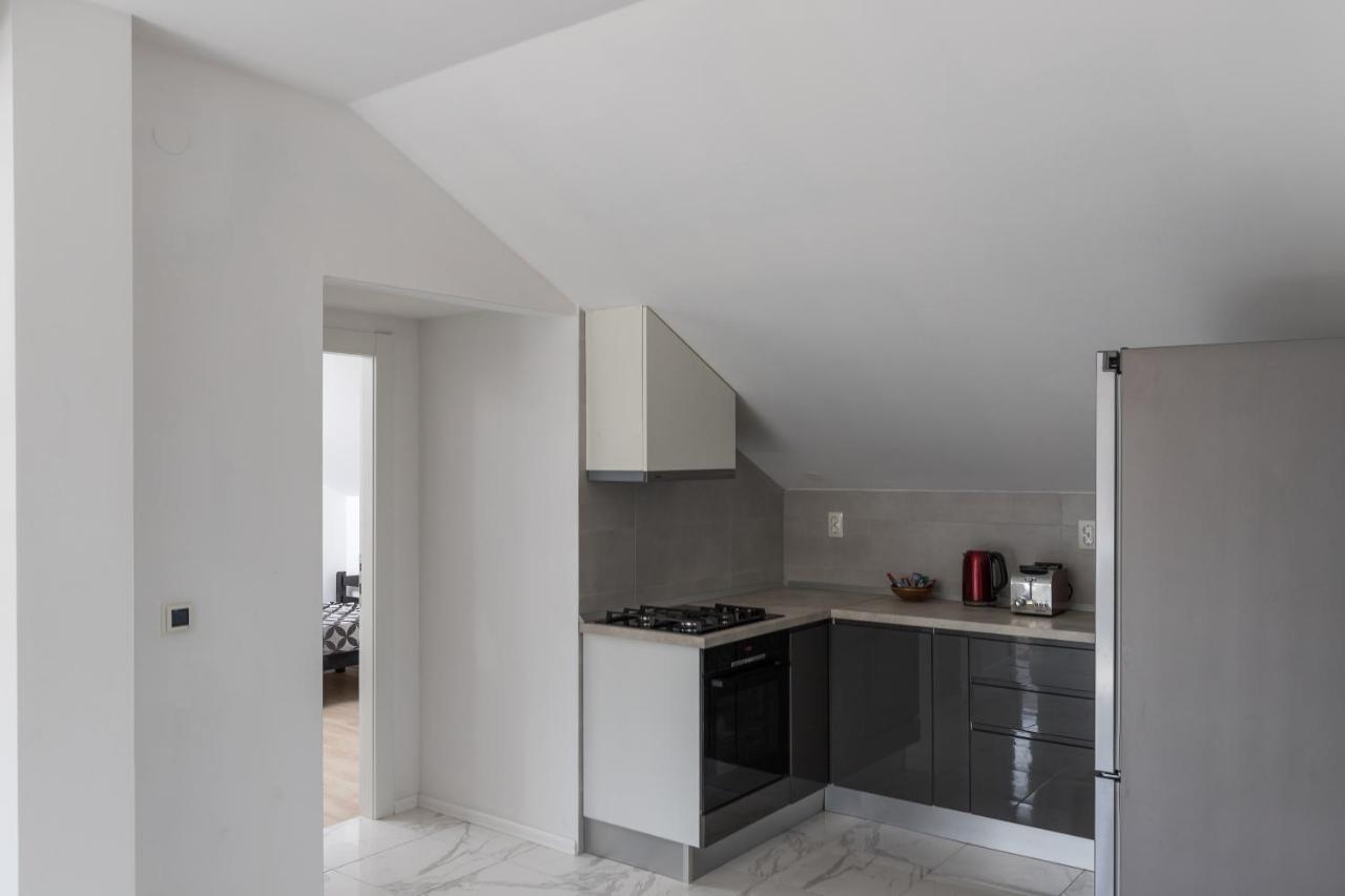 Hedonist Apartment
