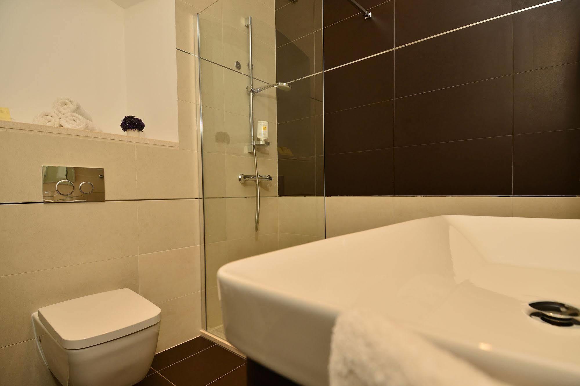 Apartment Celenga With Free Offsite Parking *