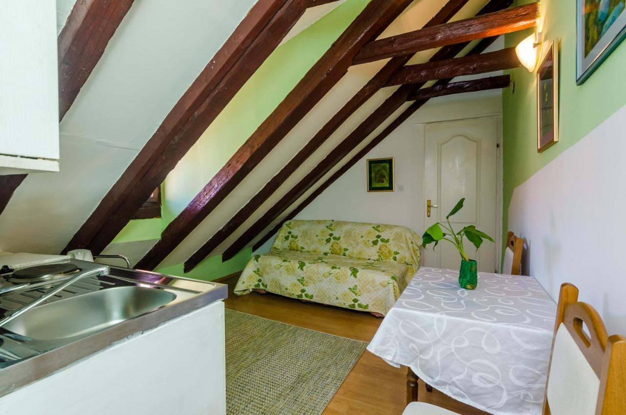 Apartment Old Town Baroque Palace