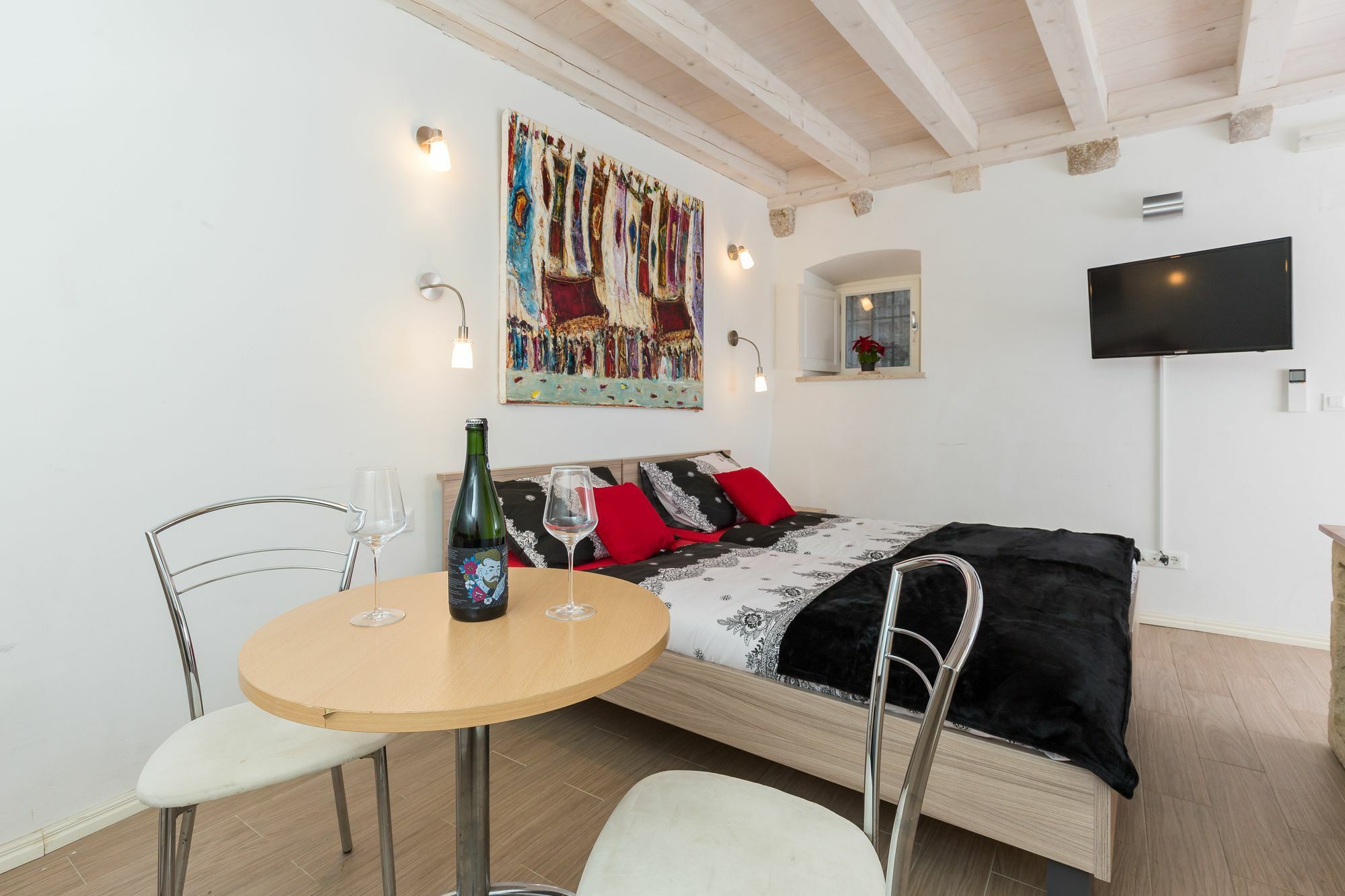 Apartment & Kerigma *
