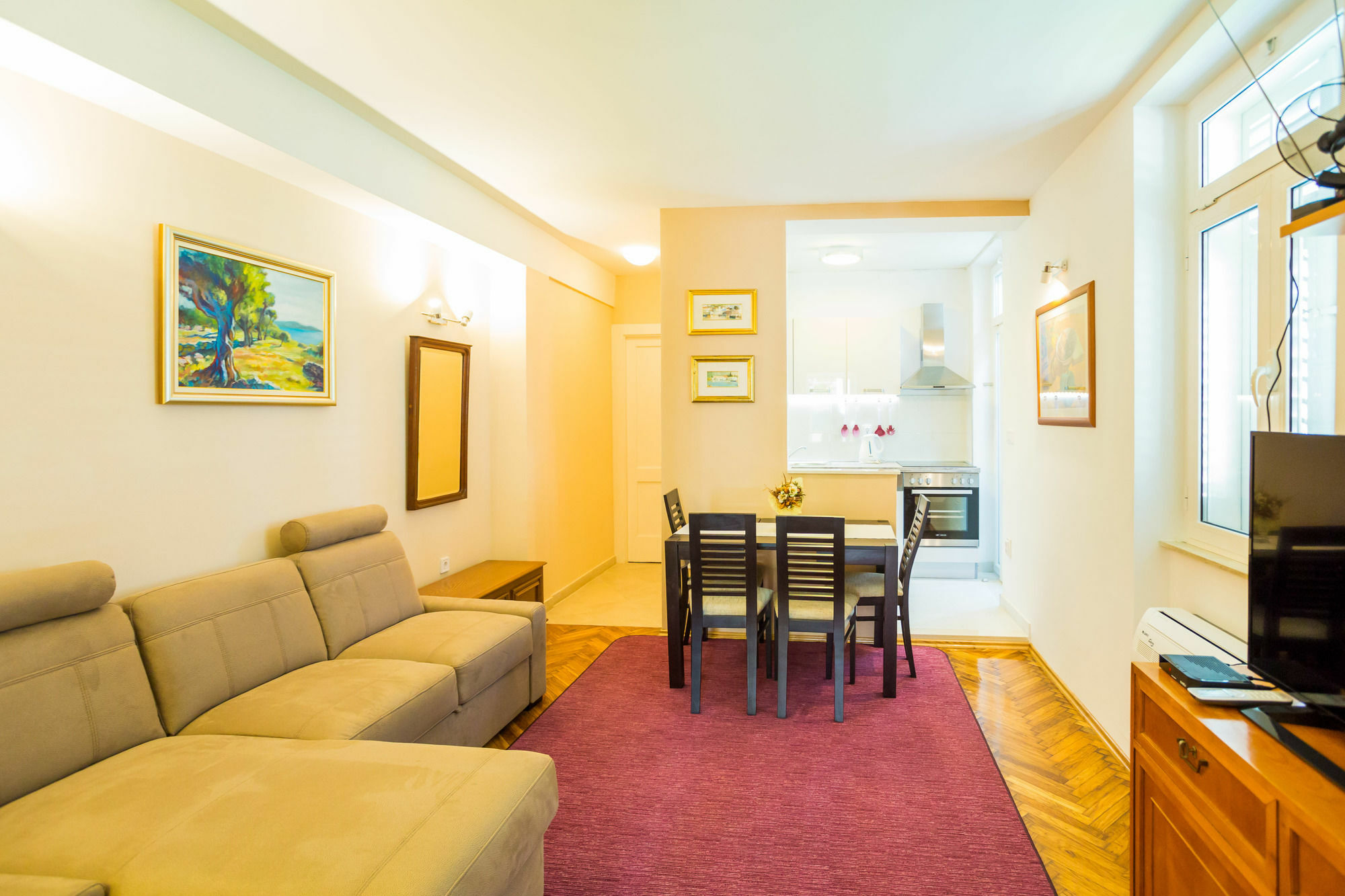 Ivana Apartment *