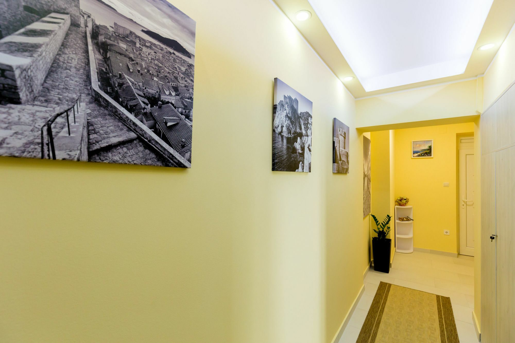 Ivana Apartment *