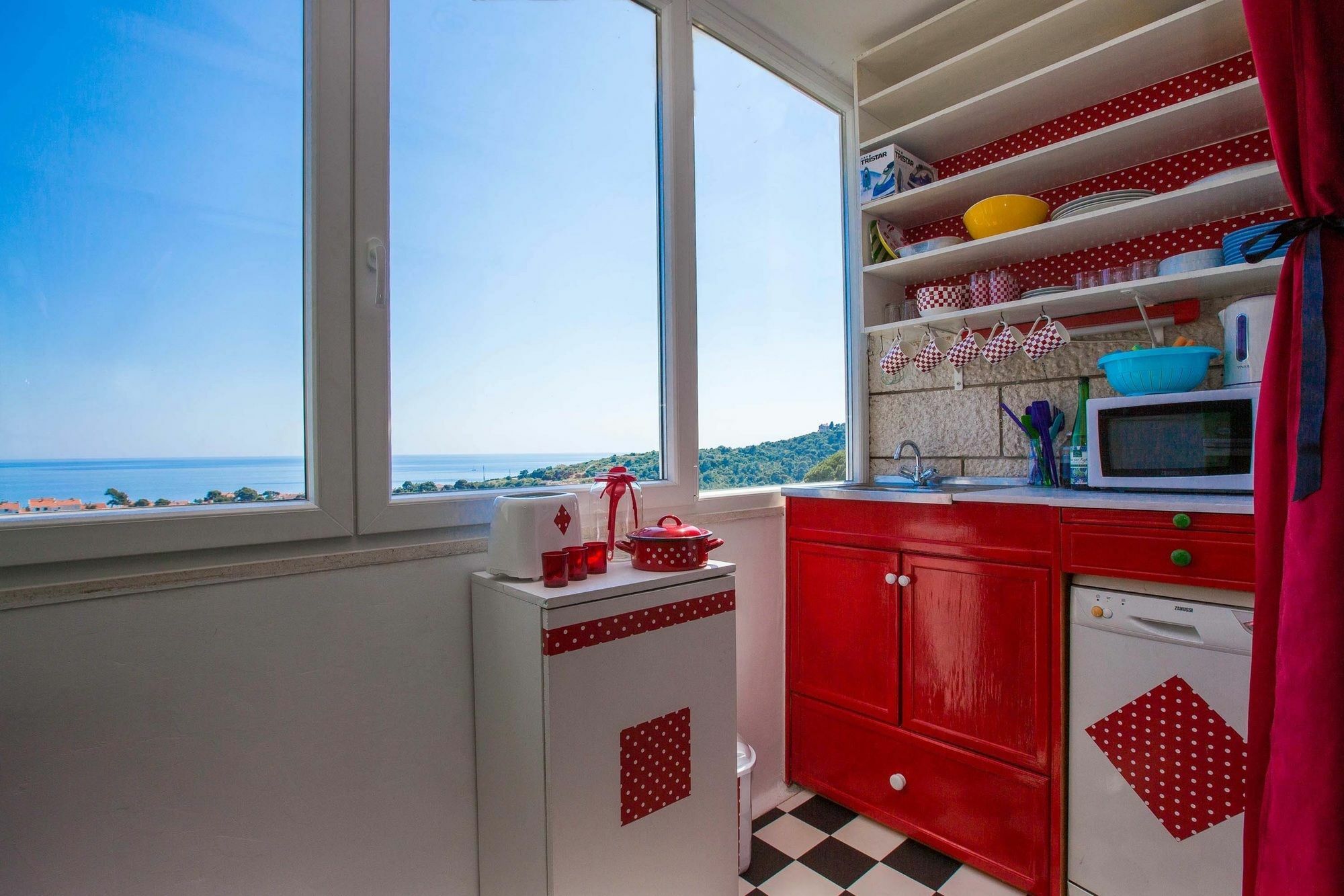 Apartment Colourful In With Air Con And Sea View - 300m From Dubrovnik