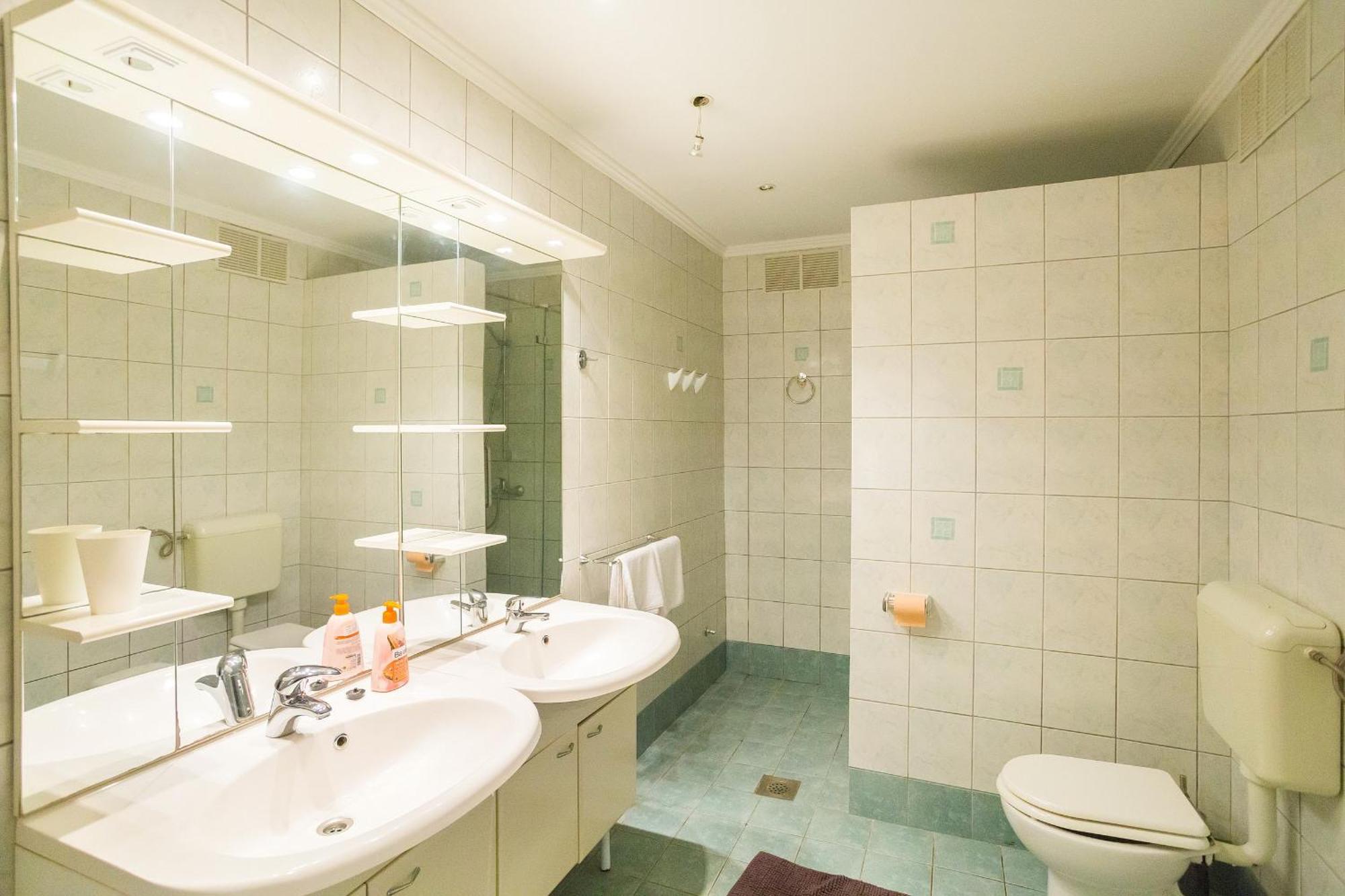 Central Apartment *