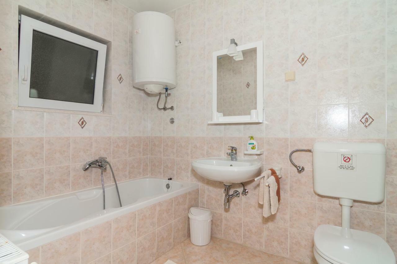 Guest house Ana 3*