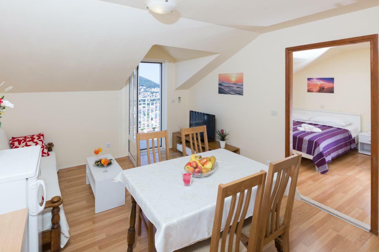 Solis Occasus Apartment