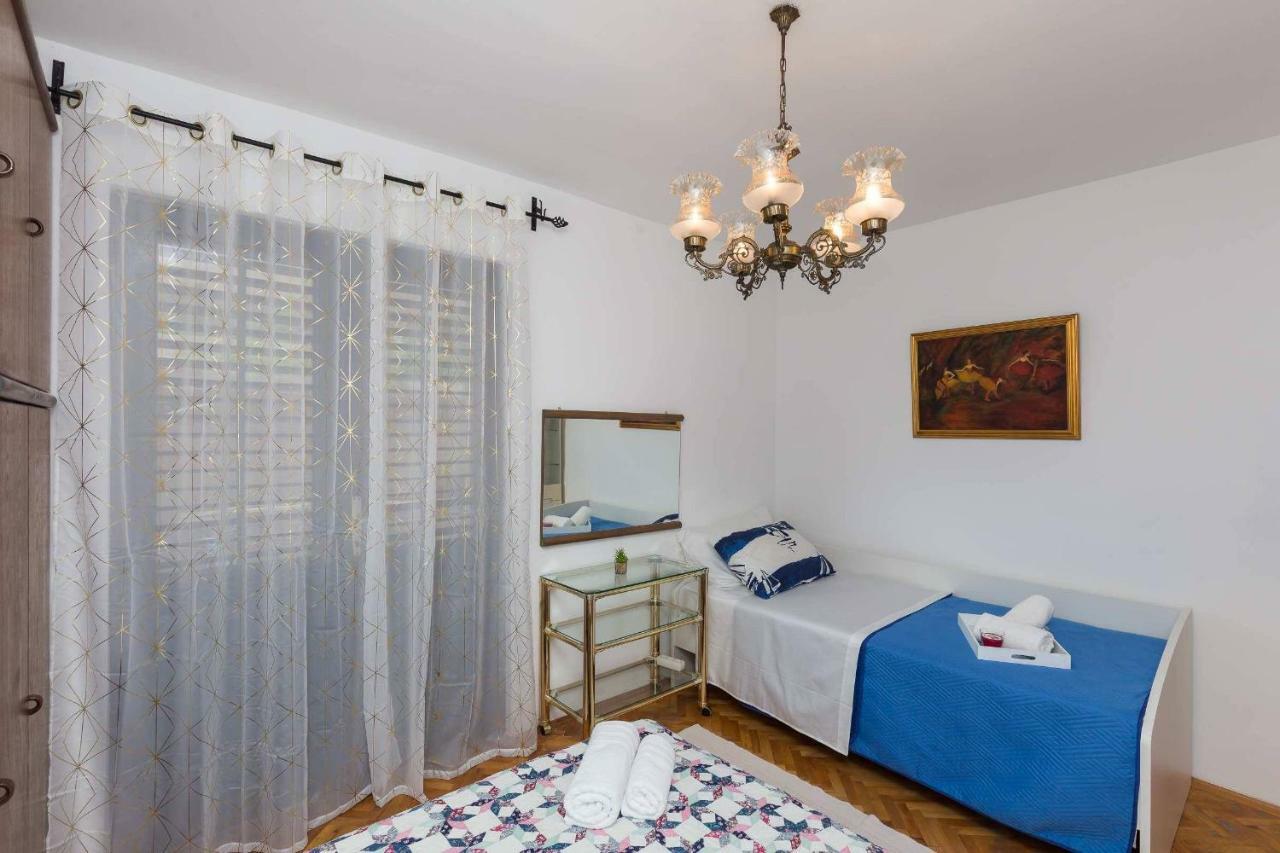 Apartment White Rose *