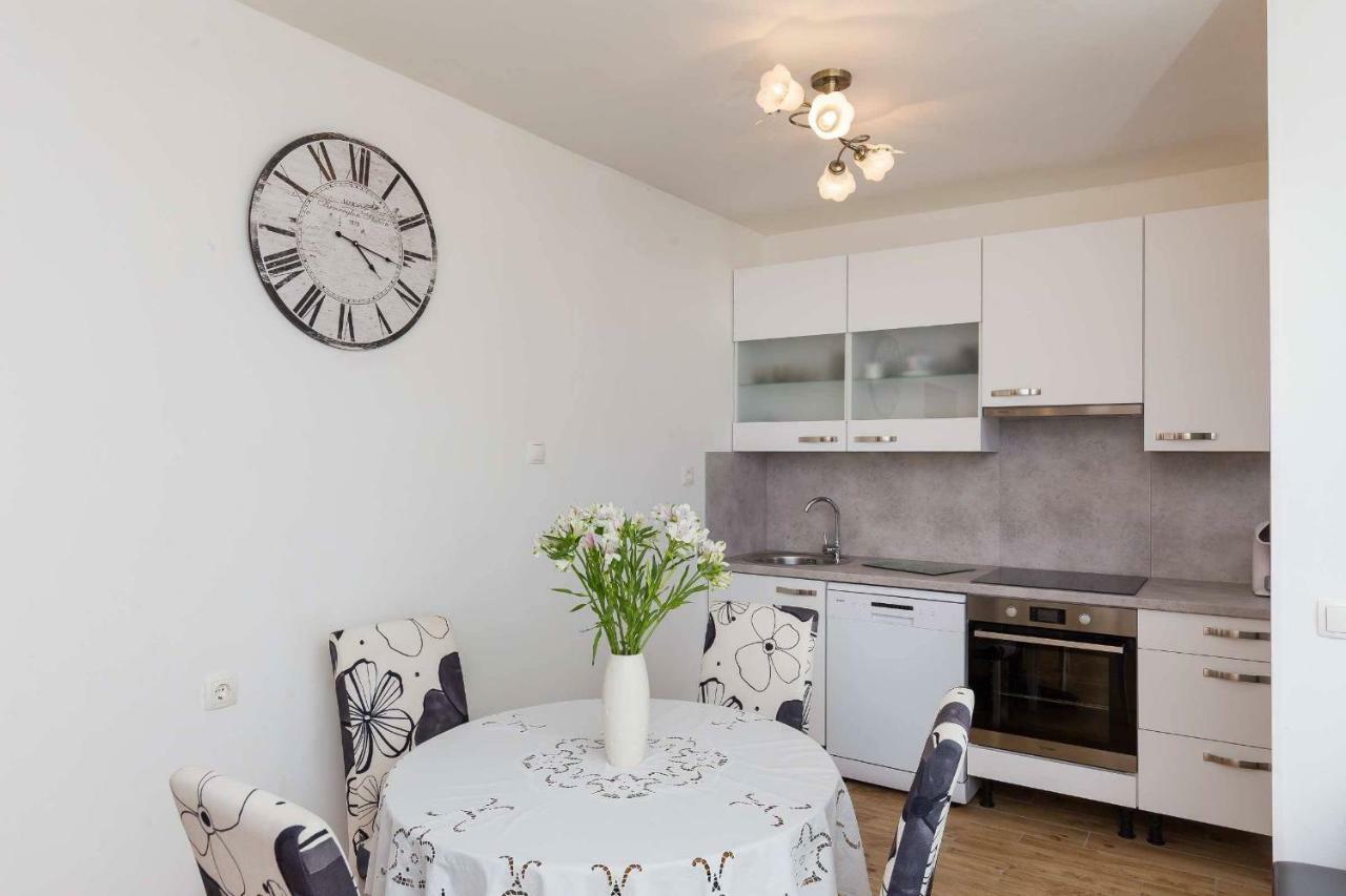 White Rose Apartment