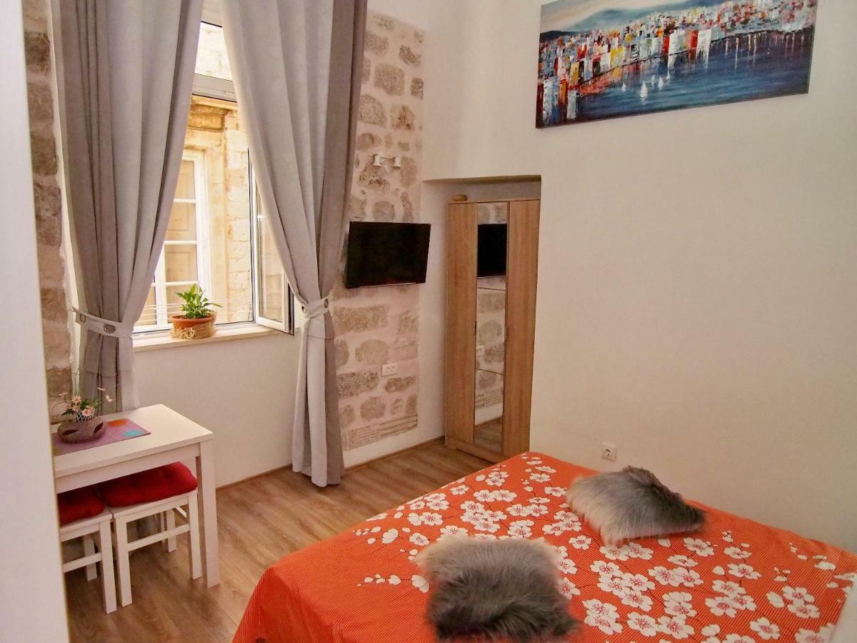 Luna Guest house *