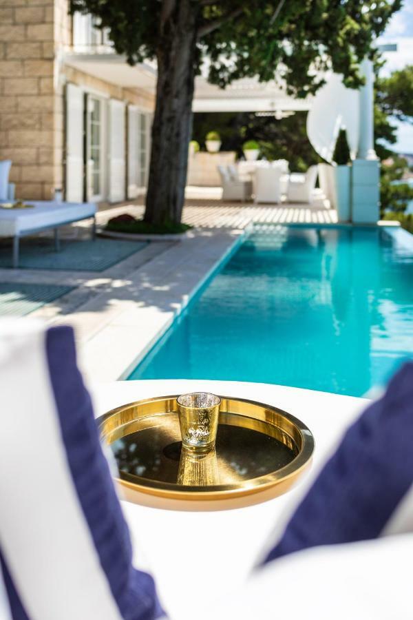Villa Mey's Place On The *