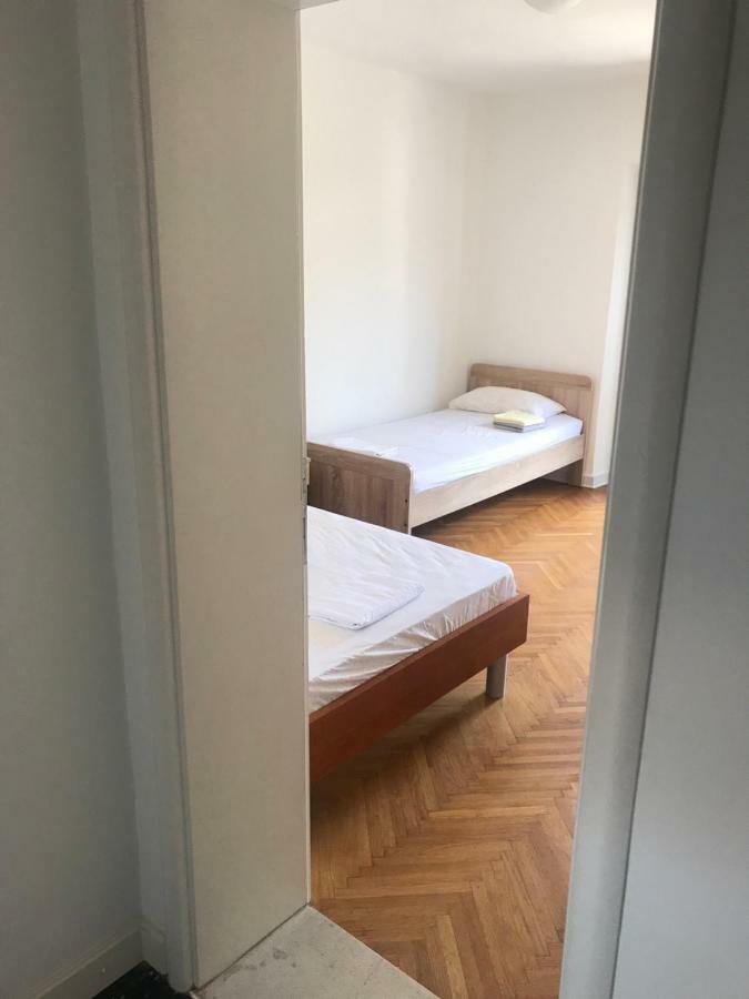 Casa de hóspedes Dbk 1 *