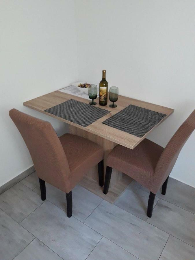 Studio Nukic Apartment