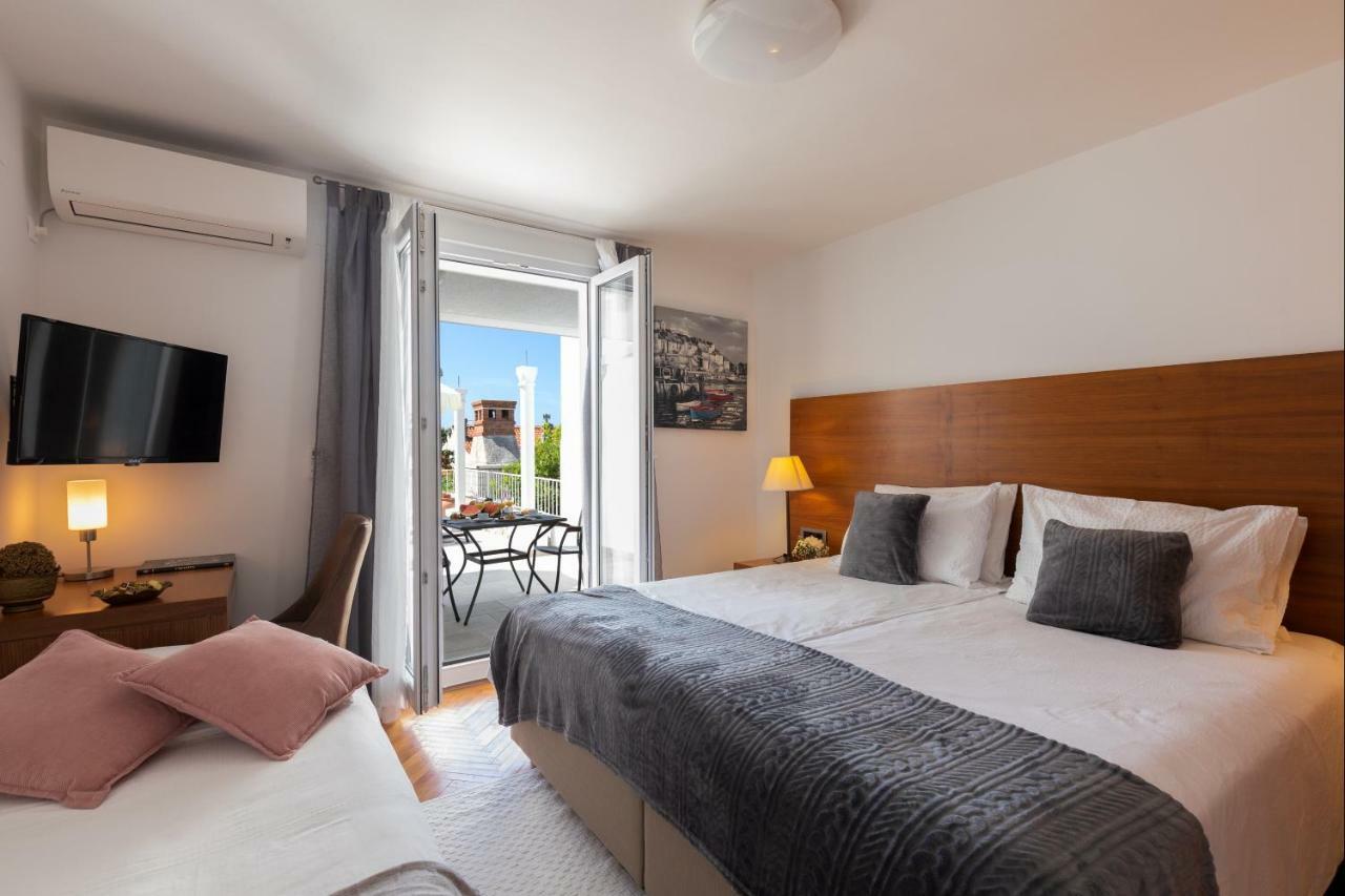 Adriatic Apartment *