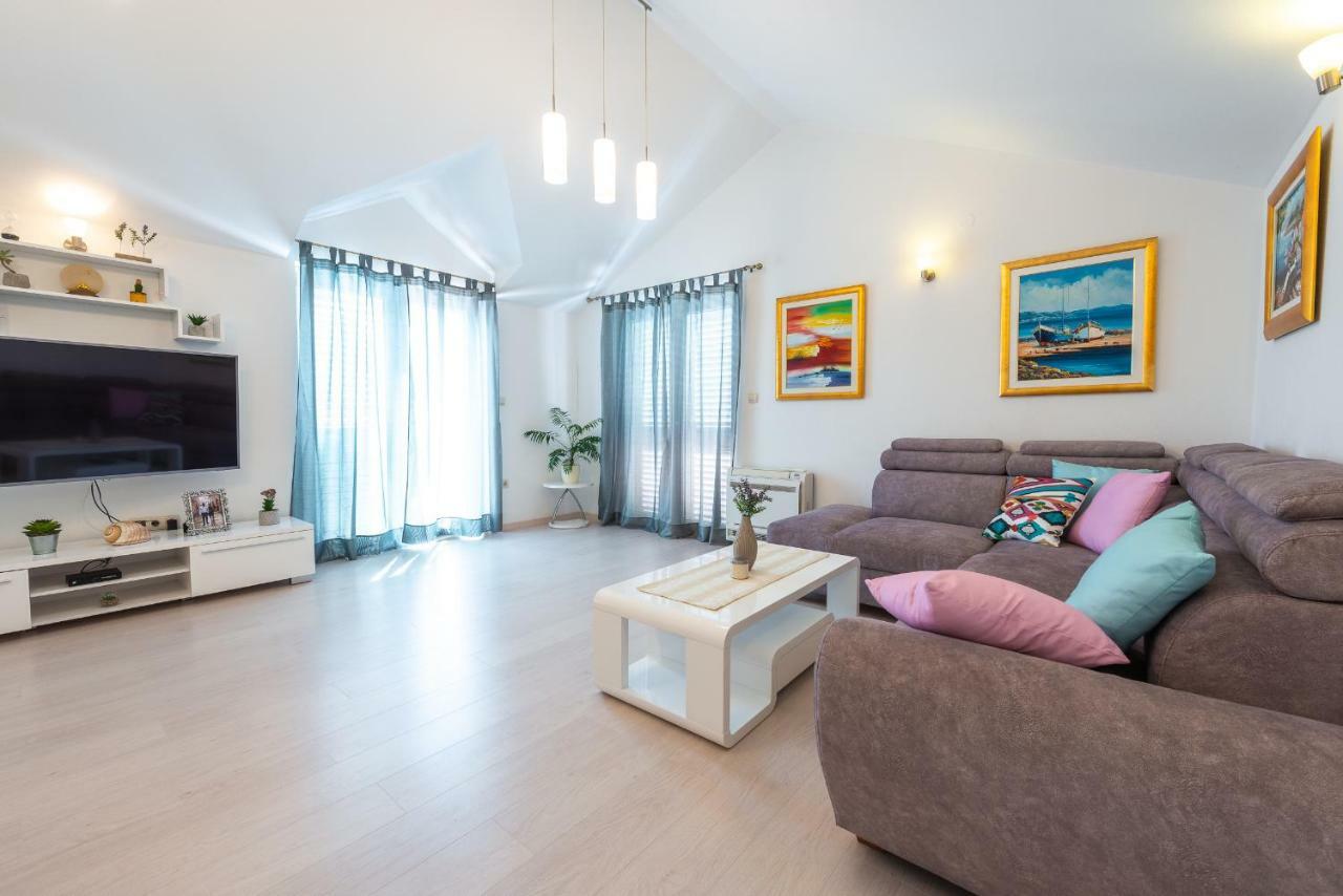 Apartment Penthouse Leon