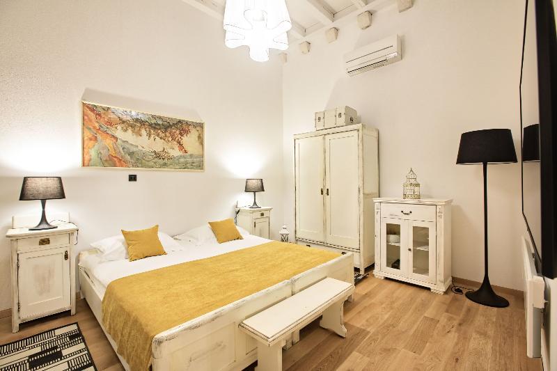 Ivan Hotel 3*