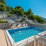 Villa Borna Apartments With Free Parking
