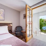 Sunshine Place Apartments