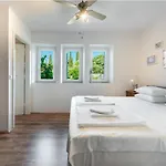 Apartment Near Old Town, Free Parking & Huge Garden