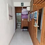 Indy\'S Sunny Apartment
