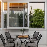 Brand New*City Centre Apart. Kirby