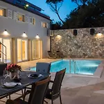 Spacious Villa With Private Pool In Dubrovnik