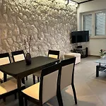 Perina Apartment - Free Parking