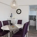 Apartment H&D - Two Bedroom Apartment With Balcony And Sea View