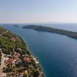 Awesome Apartment In Dubrovnik With Jacuzzi