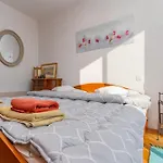 Sea And Old City View Apartment