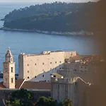 Sea And Old City View Apartment