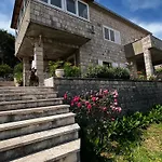 Apartments & Rooms Tapera