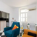 Guest House Cinema Close To Port