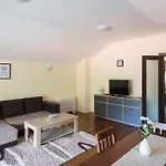 Apartment Dina