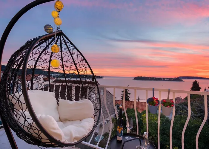 Sunny Apartment With Sea View
