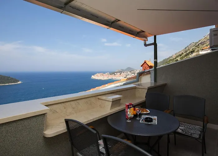 Apartment H&D - Two Bedroom Apartment With Balcony And Sea View