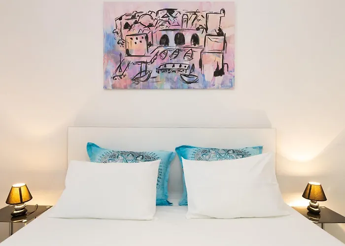 Guest House Cinema Close To Port