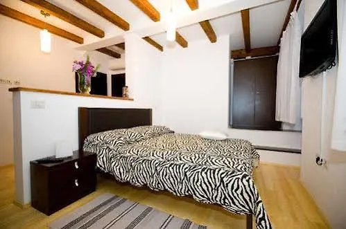 Villa Flores - Apartments