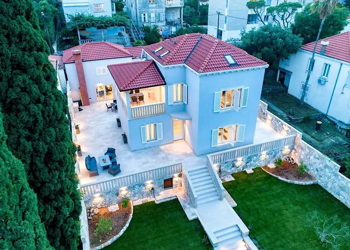 Spacious Villa With Private Pool In Dubrovnik