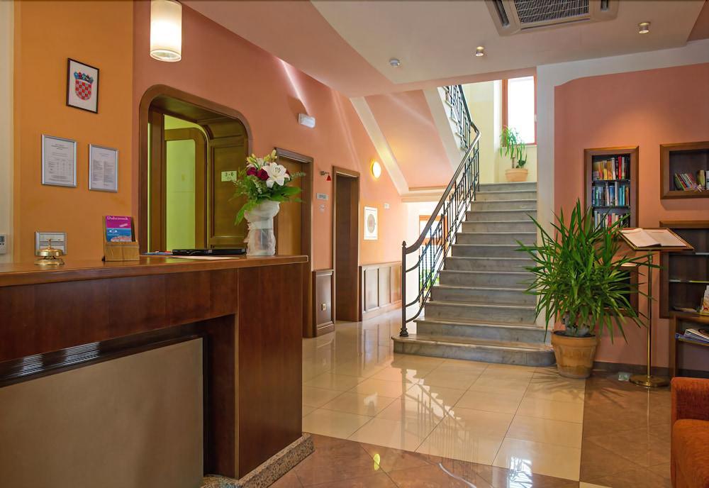 Hotel Zagreb 3*