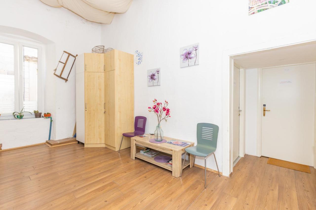 Apartment Best Location In