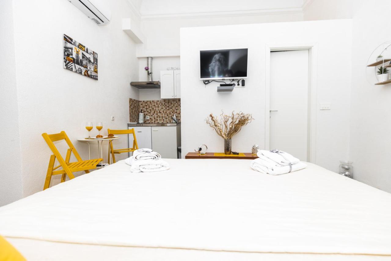 Apartment Best Location In *